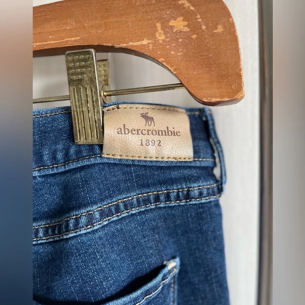 Abercrombie Kids distressed dark wash high rise jeans leggings‎ size 15/16 - Picture 2 of 10